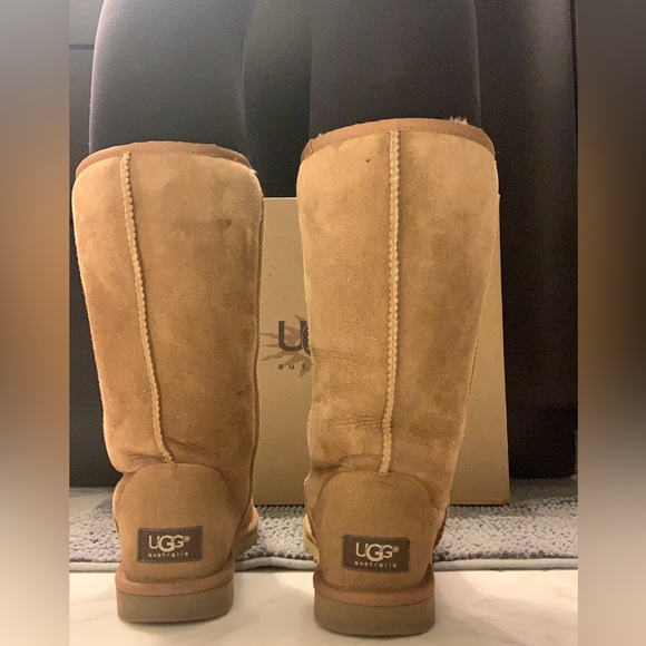 Size 6 Tall Ugg Tan Boots - Picture 8 of 15